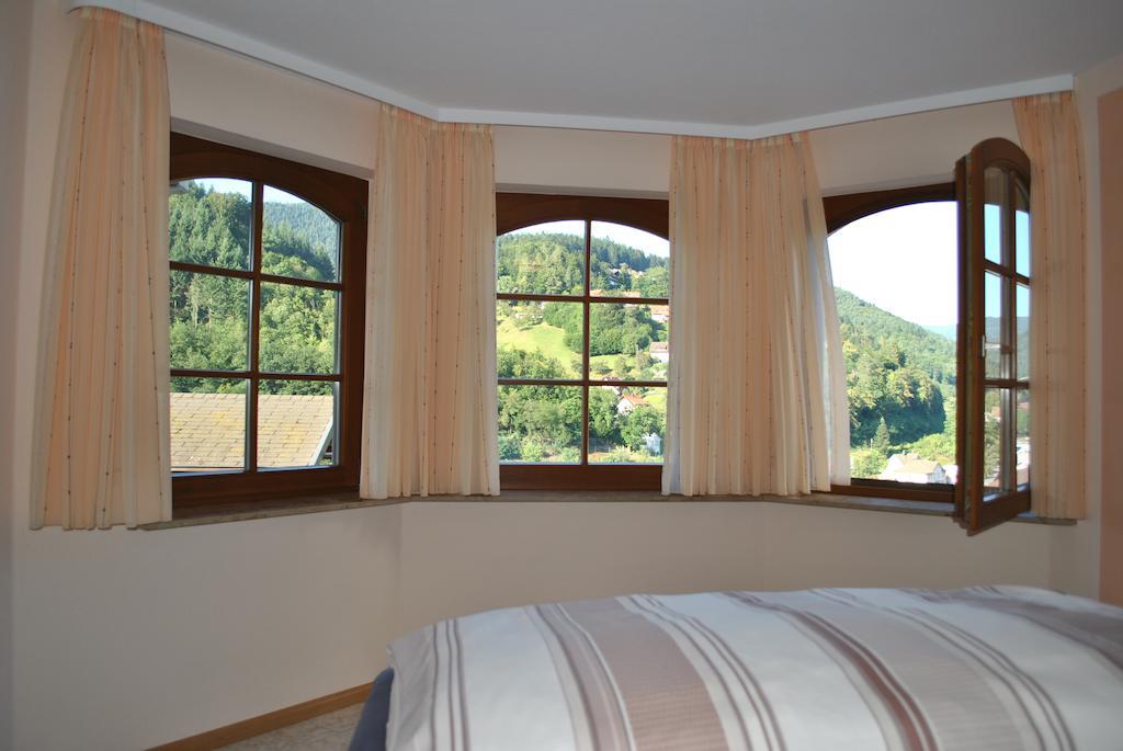 Ferienwohnung Schwarzwaldsteig Bad Peterstal-Griesbach Phòng bức ảnh